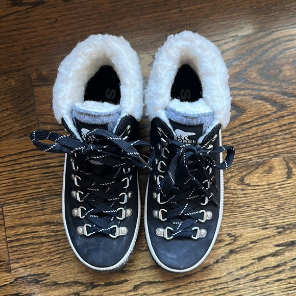 Sorel Waterproof Faux Fur Lined Boot Size 6 - Picture 6 of 12